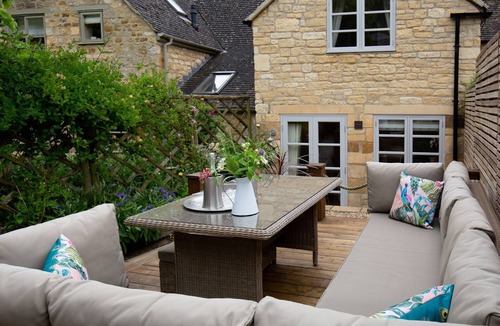 Ebrington Cottage | High Pump Cottage - sleeps 4 guests in 2 bedrooms