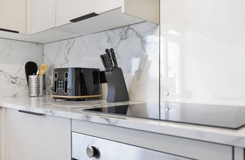 St. George's Apartment | High Spec 1 Bed Apartment in Islington, London!