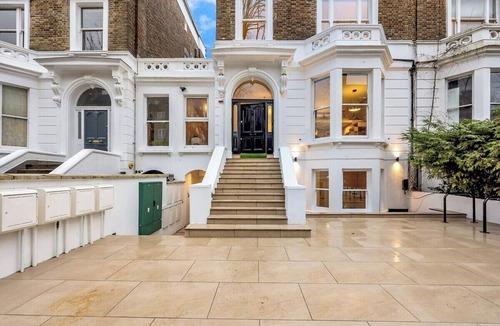 St. George's Apartment | High Spec 1 Bed Apartment in Islington, London!
