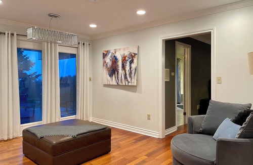 Harwood House | Hilltop Retreat · 2 Acre Estate With Indoor Pool & Hot Tub