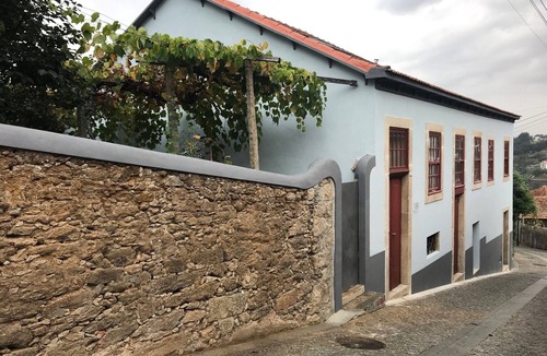 Avintes House | Historic eco-friendly house with a garden, near Douro and a cycle path to Porto