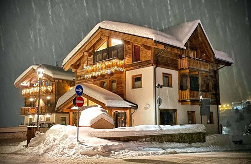 San Rocco Apartment | Holiday Apartment "Iron Wood" near Slopes with 2 Balconies & Wi-Fi