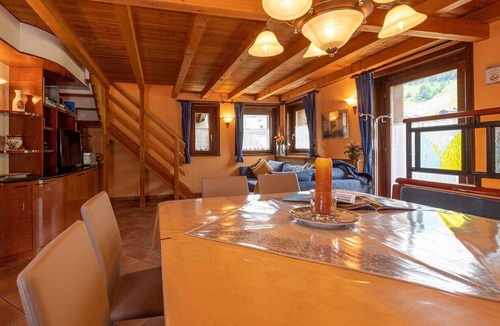 Valtellina Apartment | Holiday Apartment "Rin Sky Rin Livigno" with Mountain View & Wi-Fi