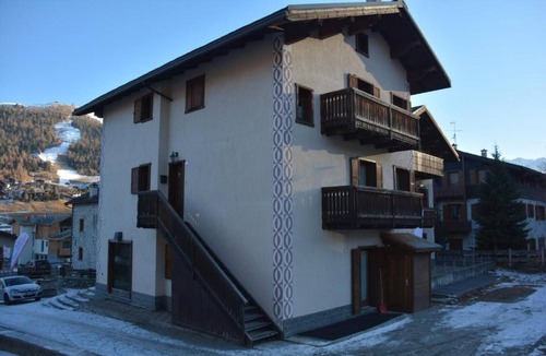 Valtellina Apartment | Holiday Apartment "Rin Sky Rin Livigno" with Mountain View & Wi-Fi
