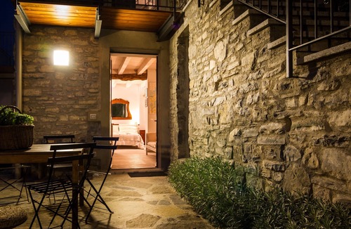 Blevio House | Holiday Home 'Appartamento Panoramico Como' with Lake View, Wi-Fi and Air Conditioning