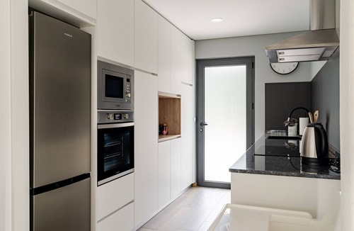 Molares House | Holiday Home 'Felicidade' with Mountain View, Wi-Fi and Air Conditioning