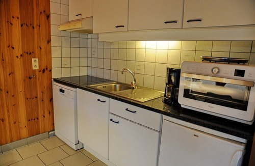 Vielsalm House | Holiday Home in Vielsalm with Lake View