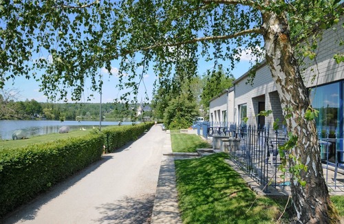 Vielsalm House | Holiday Home in Vielsalm with Lake View
