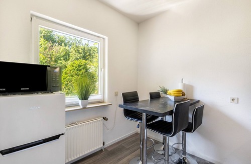 Niedenstein Resort | Holiday Home 'Kugel' with Private Terrace and Wi-Fi