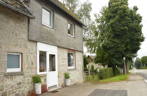 Elsenborn House | Holiday Home with Garden, Heating, Barbecue