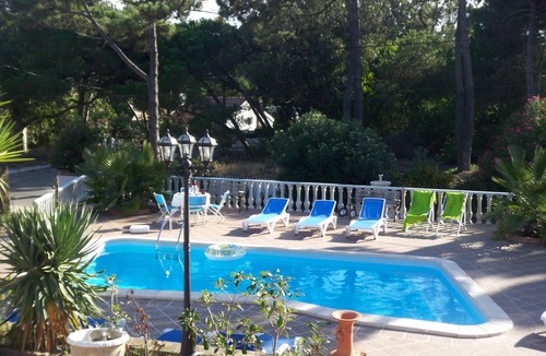 Praia das Macas Ski Chalet | Holiday home with garden, private heated pool, in Praia das Maçãs