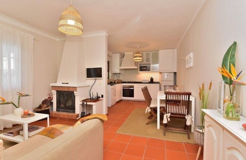 Verdizela House | Holiday home with garden, grill, and terrace
