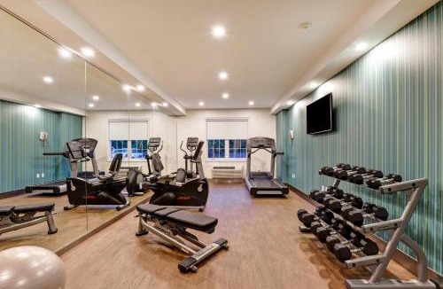 Whitby Hotel | Holiday Inn Express Whitby Oshawa by IHG