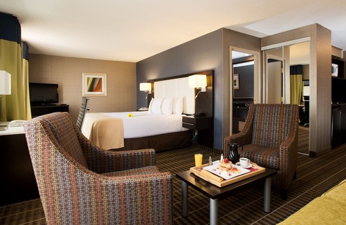 Mississauga Hotel | Holiday Inn Hotel & Suites Mississauga, an IHG Hotel