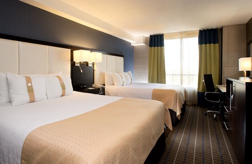 Mississauga Hotel | Holiday Inn Hotel & Suites Mississauga, an IHG Hotel