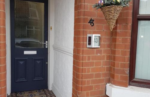 Alvaston House | Hollis House - 5 Bedroom Contractor Accommodation in Derby