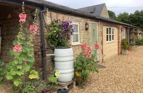 Castle Bytham House | Hollyhock Cottage, Clematis cottages, Stamford