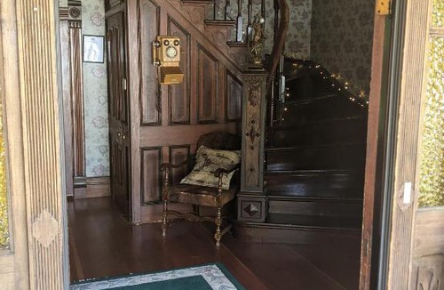 Revelstoke Bed & Breakfast | Holten Heritage House
