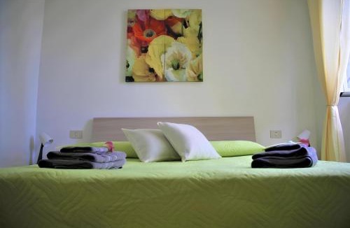 Cremnago Apartment | Home & Breakfast La Madonnina 013136-CNI-00001