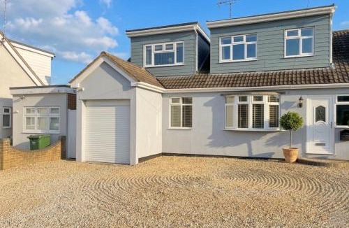 Billericay House | Home from Home - Shared Facilities - First Floor Room - Green Room - M25 A127 London 30 Mins Train