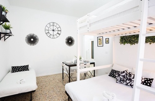 Zona Padova Apartment | HomeHotel - Anacreon 7