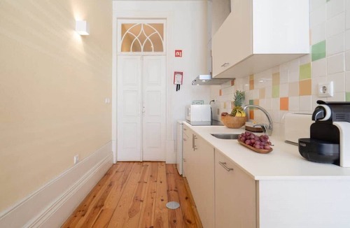 Lordelo do Ouro e Massarelos Apartment | Homely Noble Flat at Palácio de Cristal by HostWise