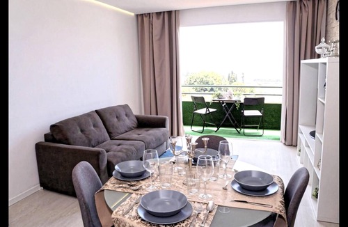 Imaculado Coracao de Maria Apartment | Homerez - Beautiful appartement 2 km away from the beach for 4 ppl. at Funchal