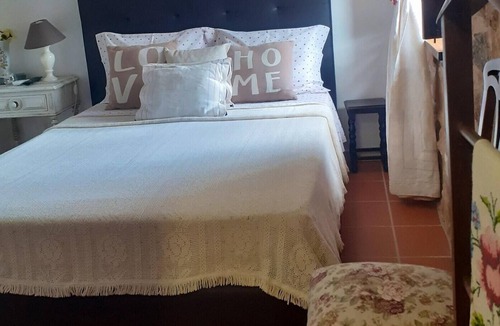 Salsas House | Homerez - Beautiful house for 4 ppl. with garden, terrace and balcony at Parada
