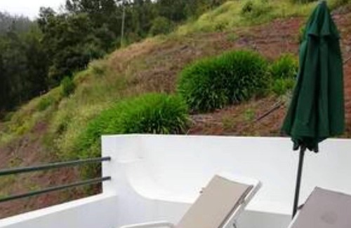 Camacha House | Homerez - Exceptional house with terrace