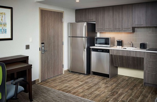 North Bay Hotel | Homewood Suites by Hilton North Bay