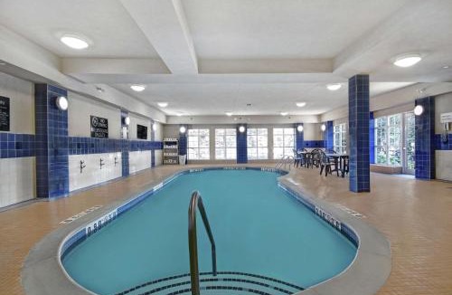 Burlington Hotel | Homewood Suites by Hilton Burlington