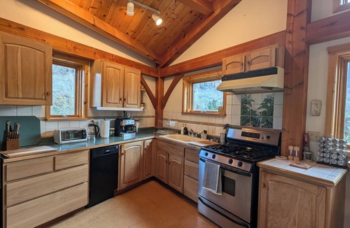 Shalalth House | Honey House