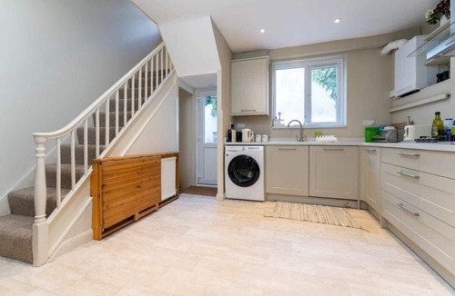 Brighton City Centre House | Host & Stay | Blue Hues on Over Street