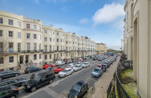 Hove Apartment | Host & Stay | Brunswick Sea View