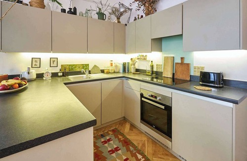 Hove Apartment | Host & Stay | Brunswick Place Flat
