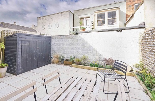 Hove Apartment | Host & Stay | Brunswick Place Flat