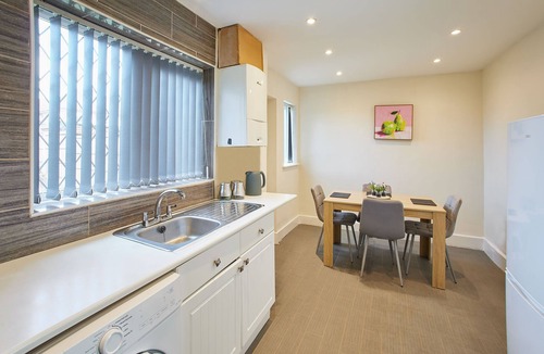 Bramcote Apartment | Host & Stay | Highwood Avenue