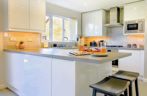 Bletchley House | Host & Stay | Wiltshire Way