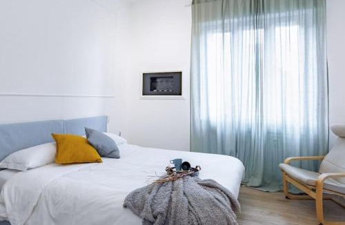 Ponte Nuovo Apartment | HOST4U - GOLFO ARANCI, Beautiful Apartment in Milan