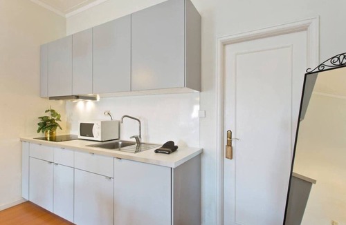 Uniao de Freguesias do Centro Apartment | HostWise - Spacious Sunny Flat | Ace Location