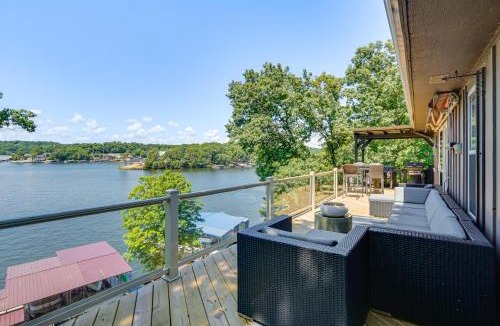Lake Ozark House | Hot Tub & Dock! Group Getaway in Lake Ozark