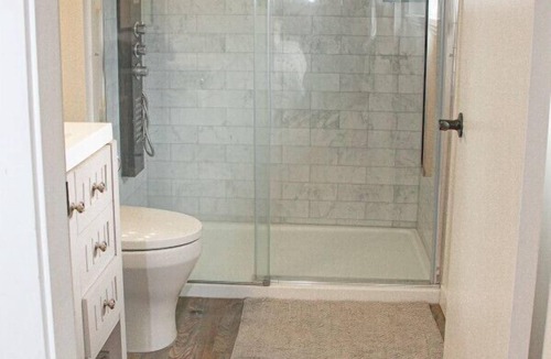 Shawnigan Lake House | Hot Tub, Games Room, Fire Pit and more, Shawnigan
