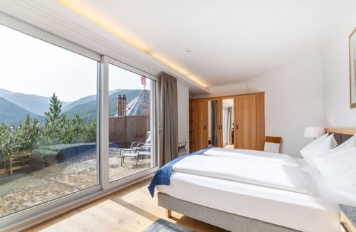 Davos-Dorf Hotel | Hotel ∙ 2 guests