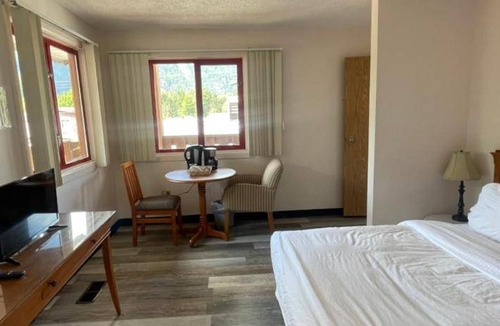 Bella Coola Hotel | Hotel ∙ 5 guests