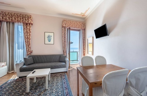 Toscolano Maderno Apartment | Hotel Apartment "Gardasol Superior 1 Vista Lago" with Lake View, Pool & Wi-Fi