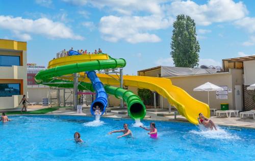 Chaika Hotel | Hotel Glarus Beach& Aqua Park