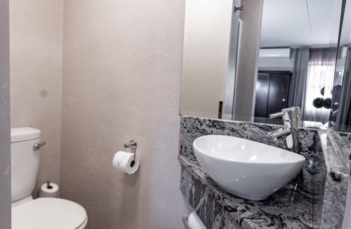White River Hotel | Hotel247