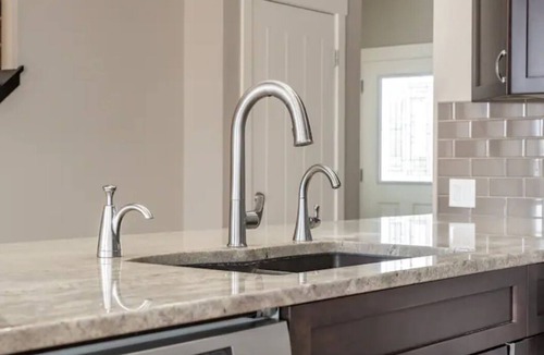 Northwest Calgary House | House on a Hill: 3Bdrm with Private Playground & New Appliances