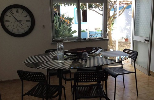 Sao Pedro House | House Peniche Portugal 200 meters from the beach 8 people bairro do Visconde
