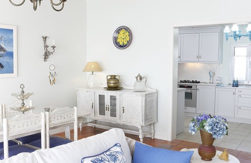 Figueira da Foz Villa | House situated by the sea, on a long white sandy beach.